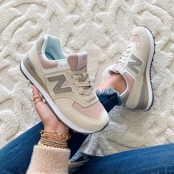 Shoes - New balance sneakers 8.5